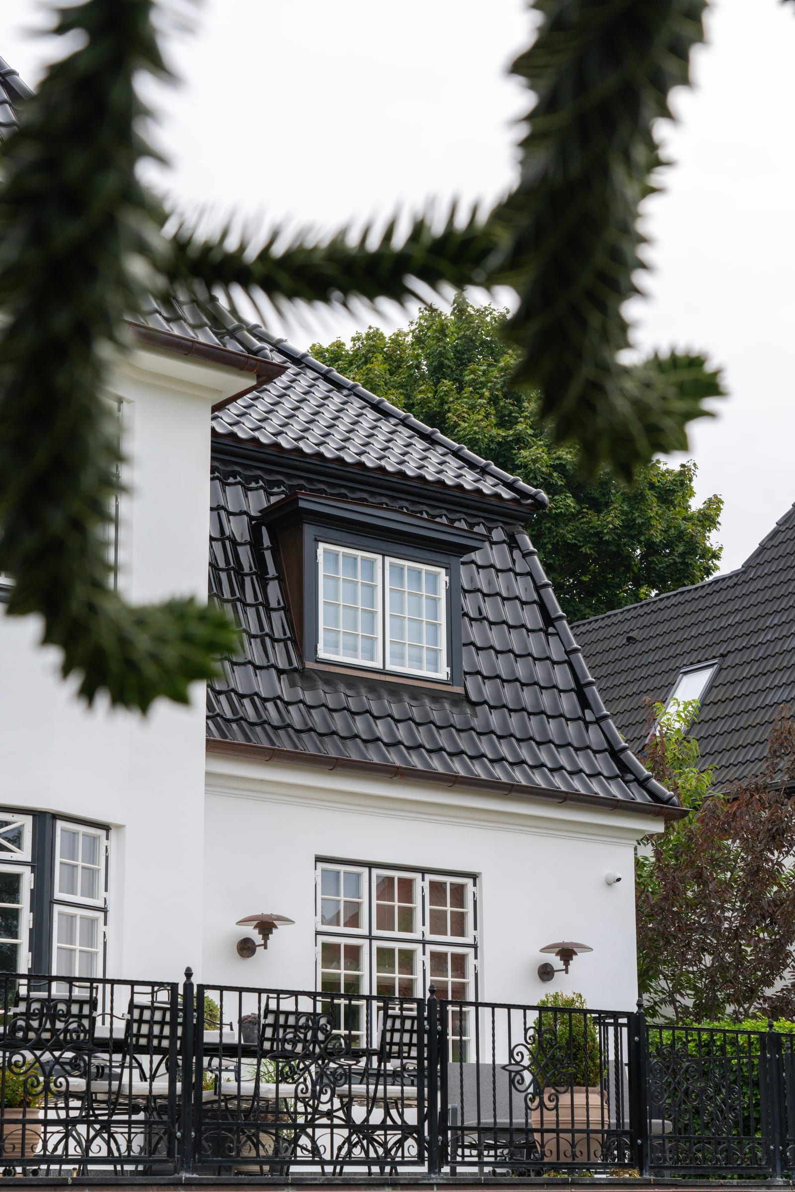 Detaljen man mærker — 4